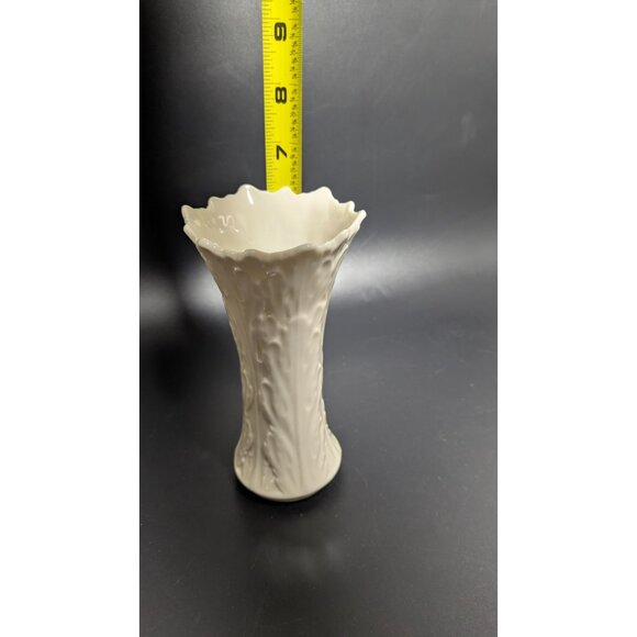 Lenox Woodland Collection White Vase Leaf Embossed Pattern Scalloped Rim USA - Picture 8 of 8